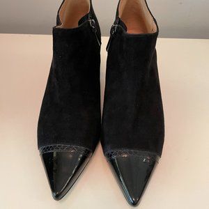 Trotters Suede Black Ankle Booties - Size 6